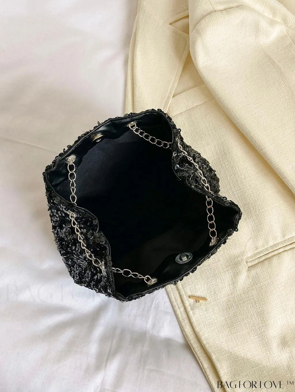 BagForLove - Party-ready Sequins Bucket Bag with Chain Strap - Chic Crossbody Fashion Accessory