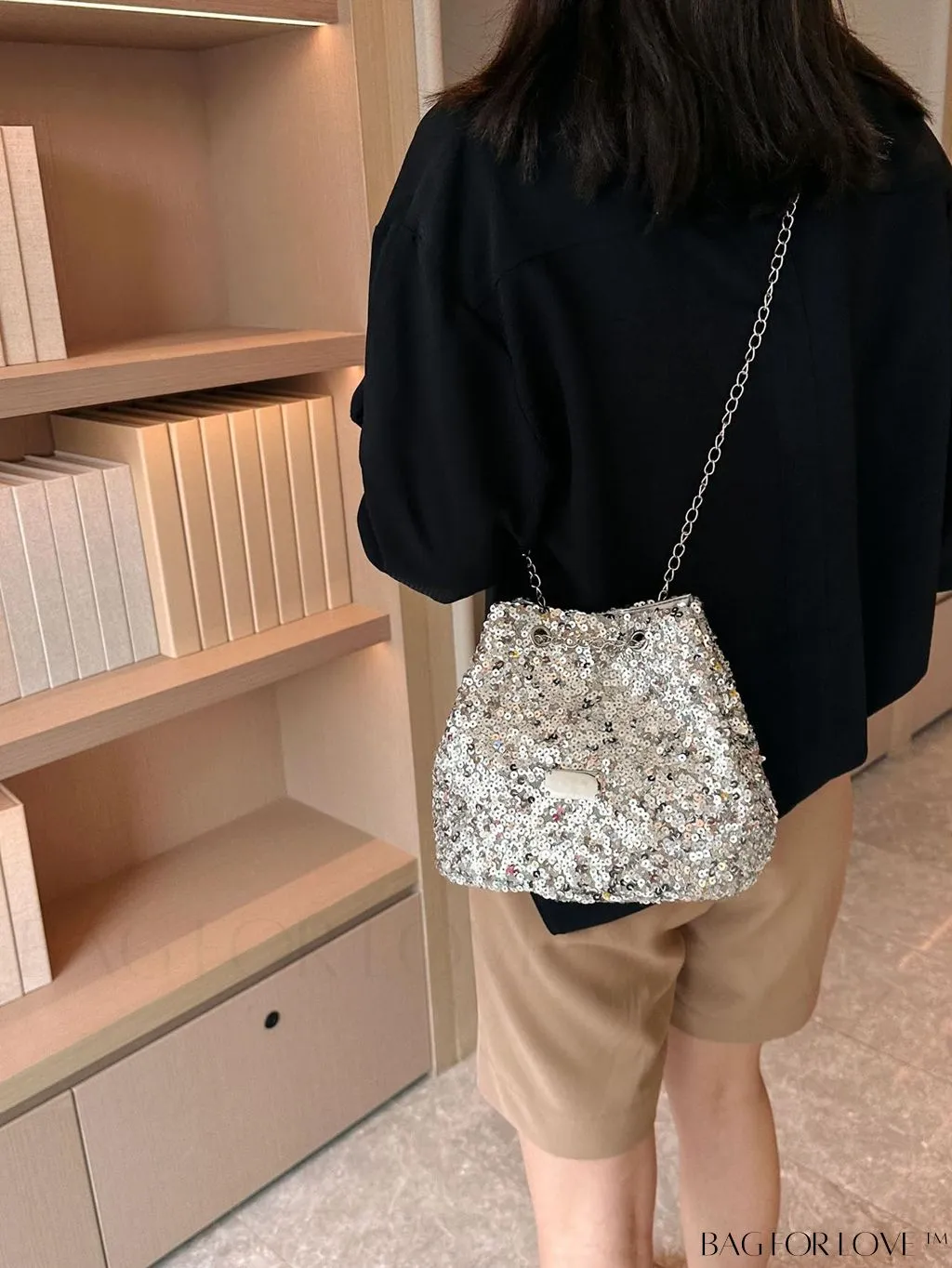 BagForLove - Party-ready Sequins Bucket Bag with Chain Strap - Chic Crossbody Fashion Accessory