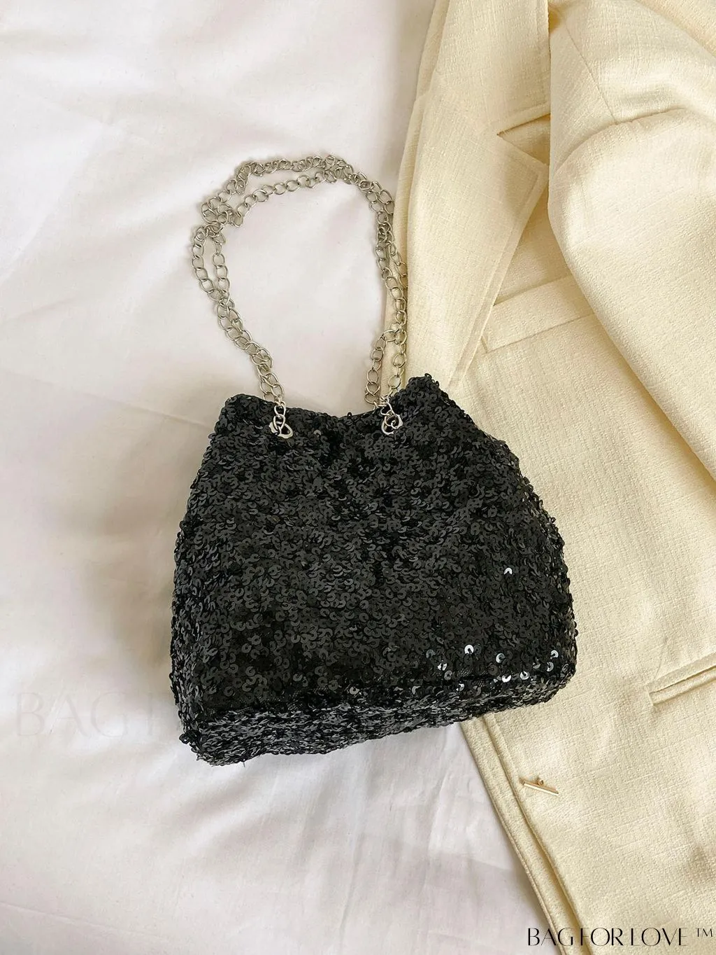 BagForLove - Party-ready Sequins Bucket Bag with Chain Strap - Chic Crossbody Fashion Accessory