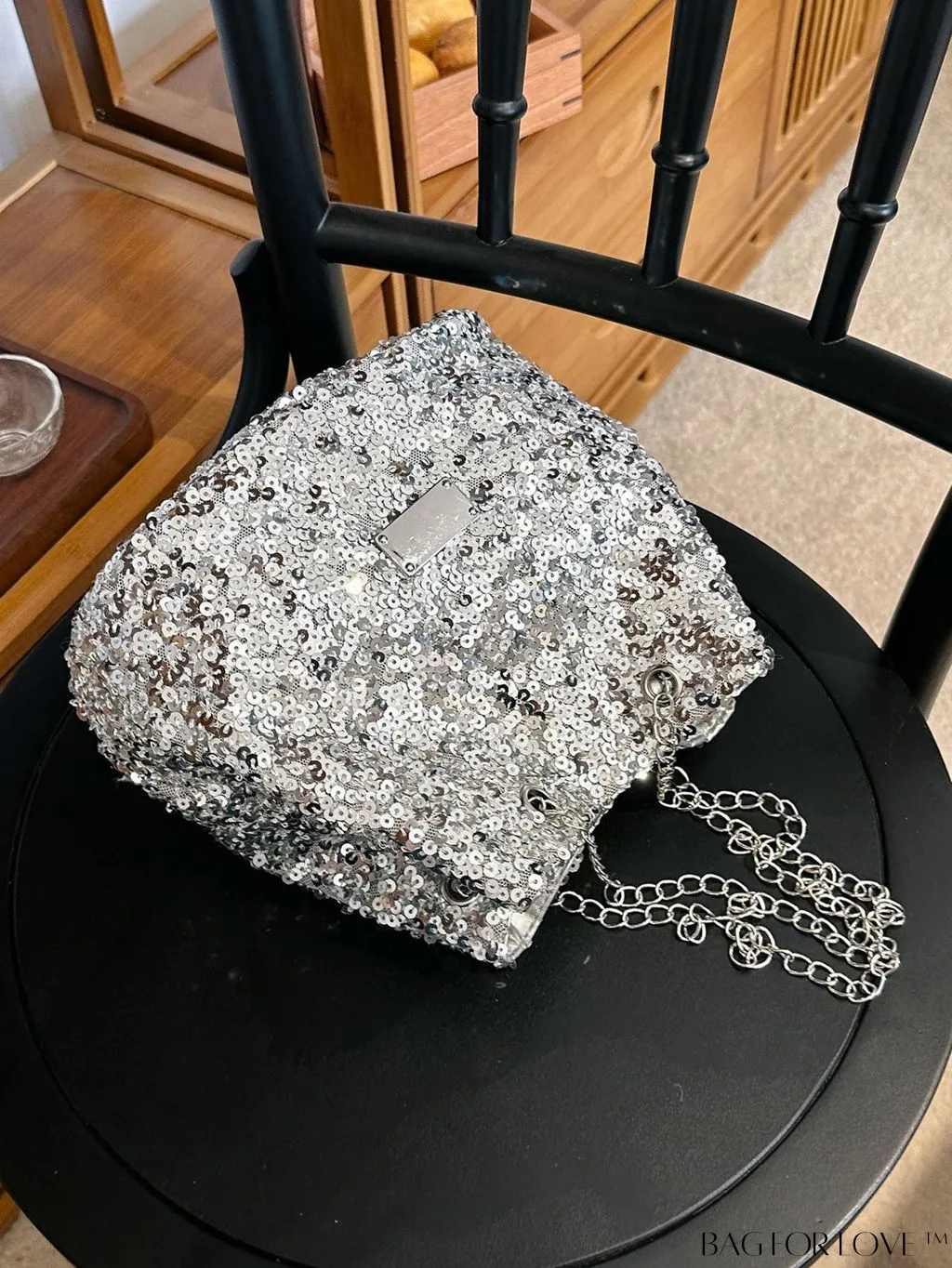 BagForLove - Party-ready Sequins Bucket Bag with Chain Strap - Chic Crossbody Fashion Accessory