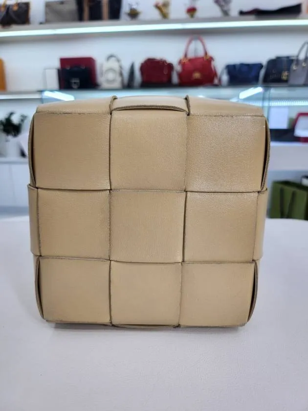 Bottega Veneta Cassette crossbody bucket crossbag 680218