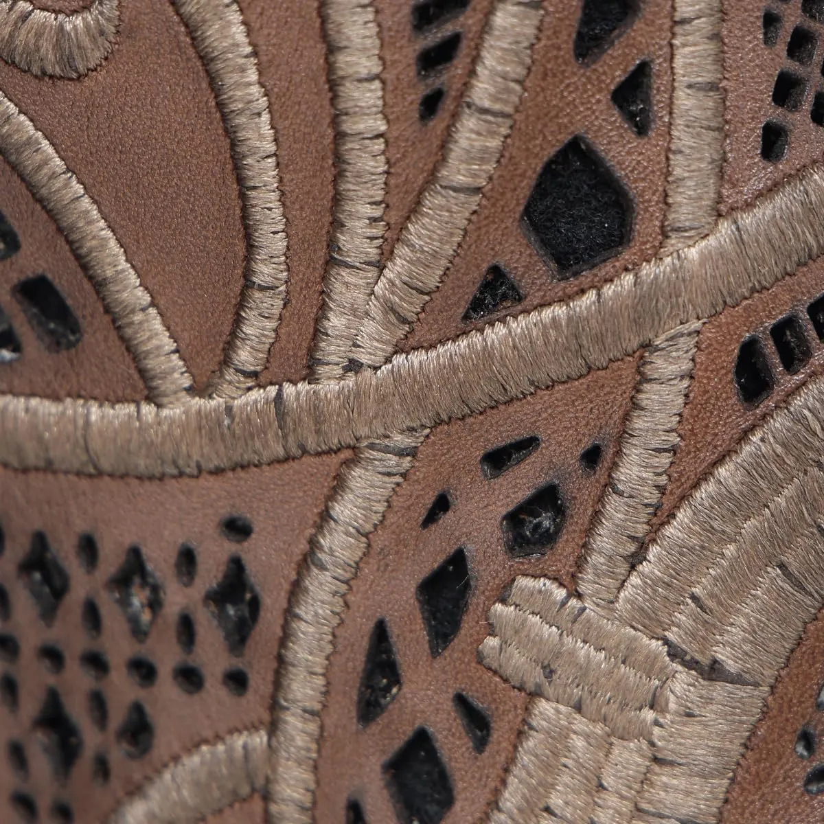 Cuadra Women's Bootie in Genuine Leather with Embroidery and Zipper Brown, 3F48RS
