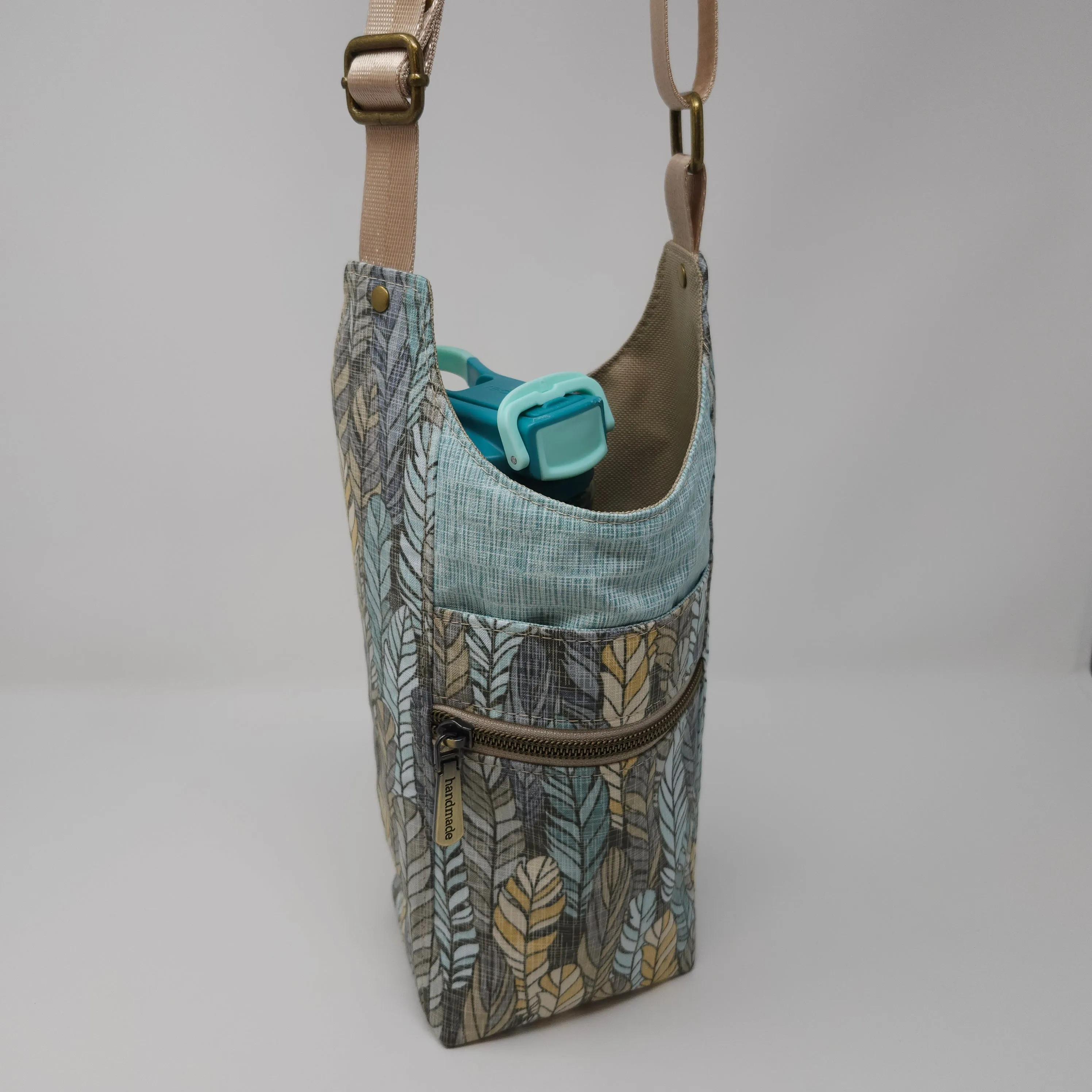 H2O2Go Crossbody Water Bottle Bag - Feathers