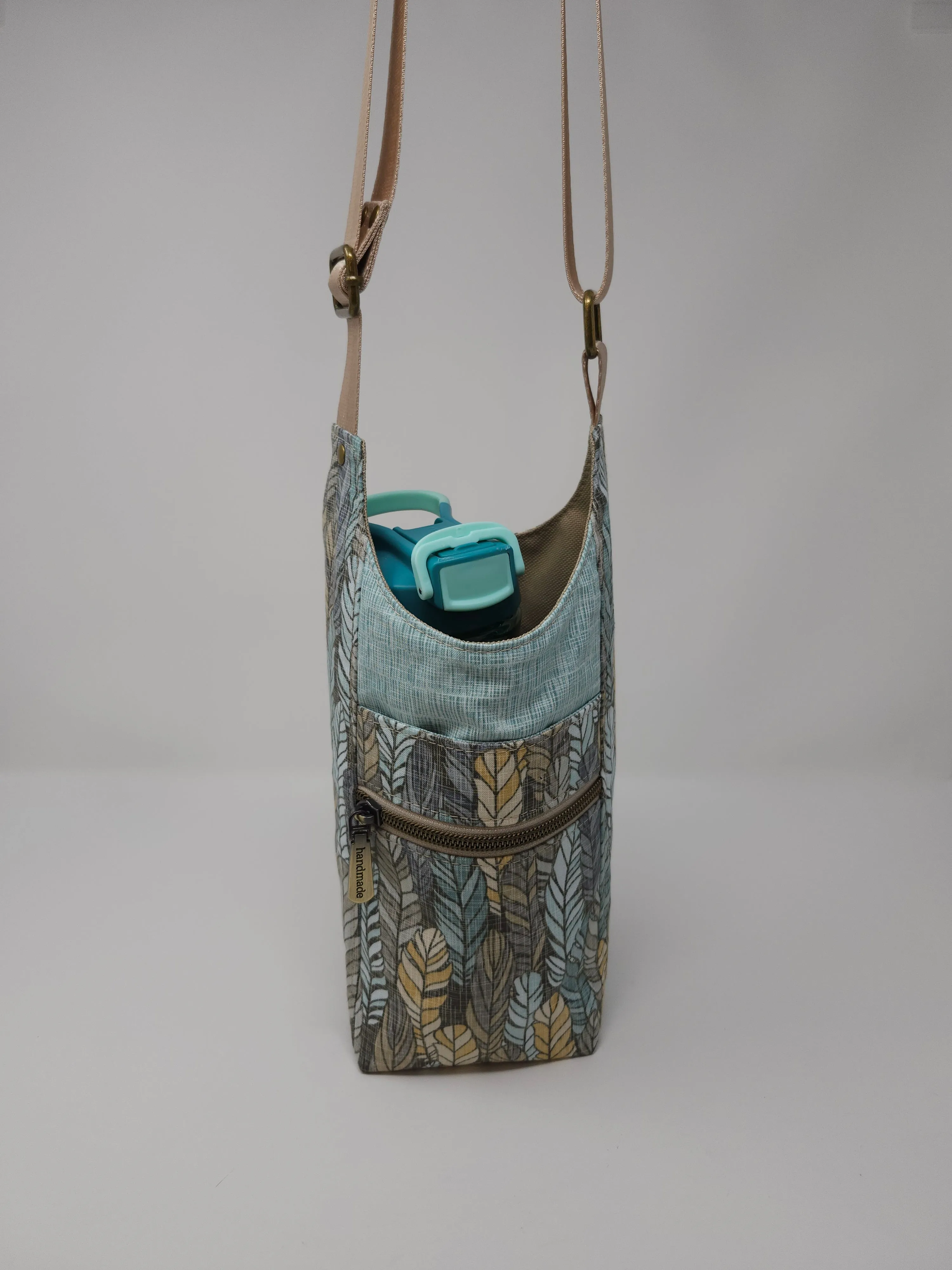 H2O2Go Crossbody Water Bottle Bag - Feathers