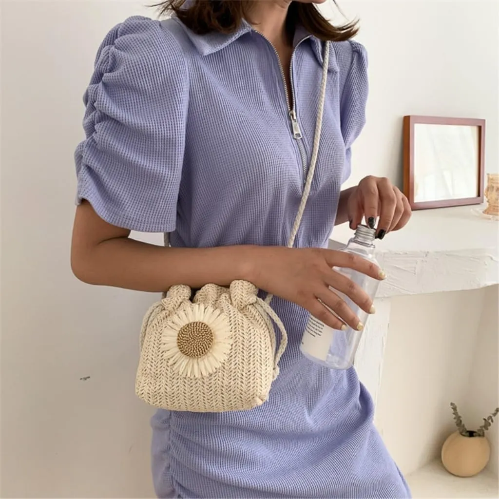 Large capacity Bag Fresh Flower - decorated Straw Crossbody Bag, A Stylish and Casual Choice Ladies shoulder Bag