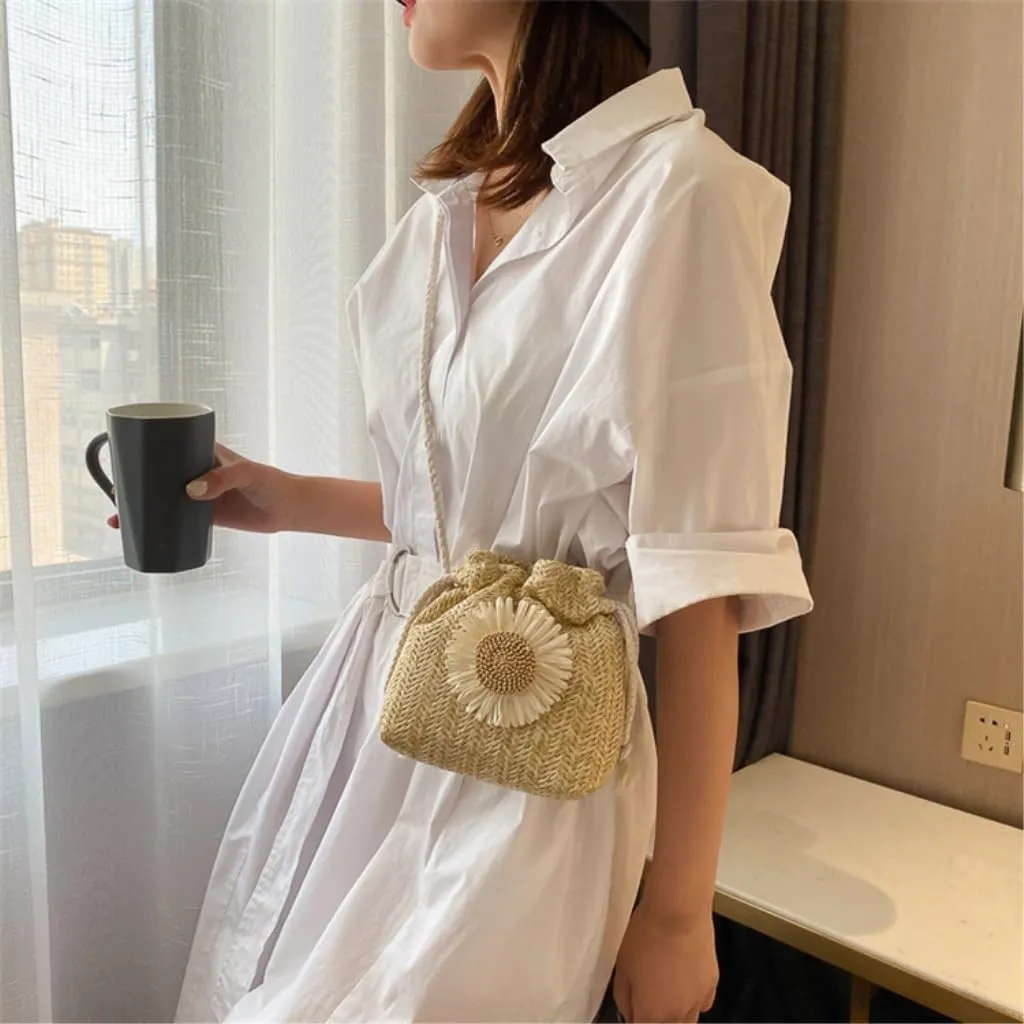 Large capacity Bag Fresh Flower - decorated Straw Crossbody Bag, A Stylish and Casual Choice Ladies shoulder Bag