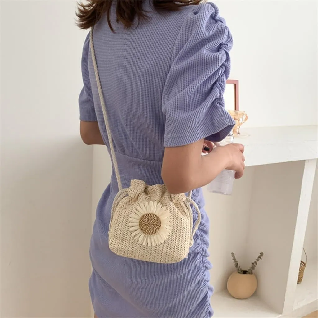 Large capacity Bag Fresh Flower - decorated Straw Crossbody Bag, A Stylish and Casual Choice Ladies shoulder Bag