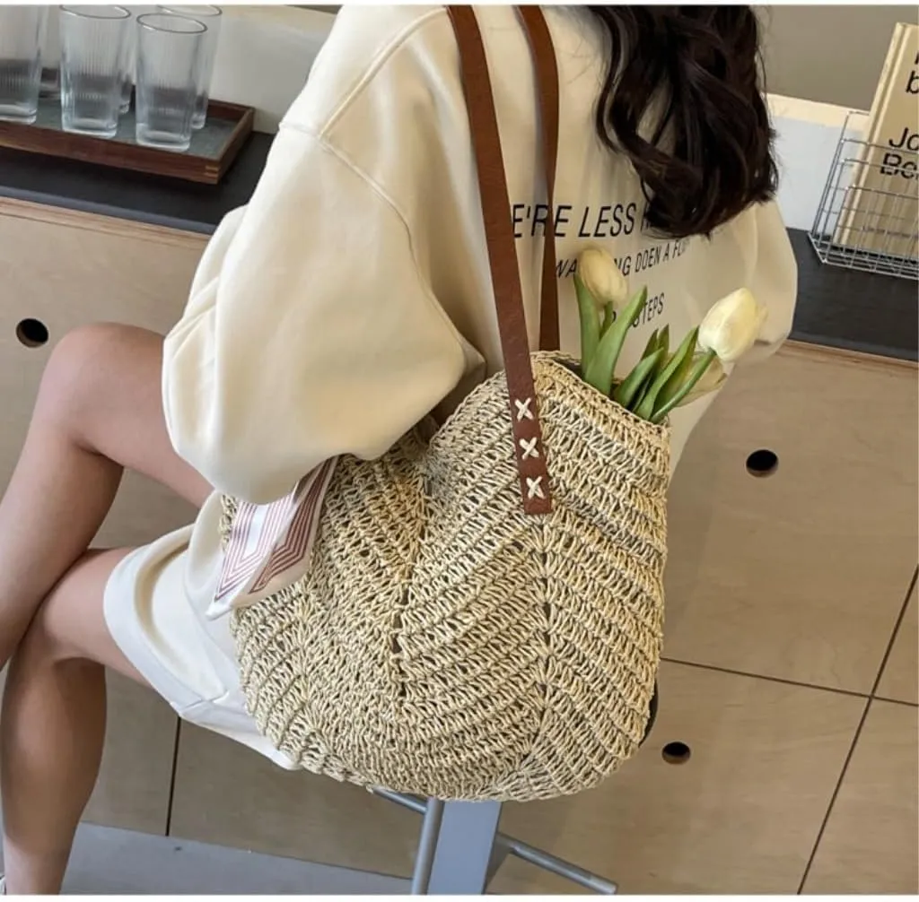 Large capacity Bag Sweet - decorated Straw Handbag, Essential for Stylish Outings Ladies shoulder Bag(Beige,A)