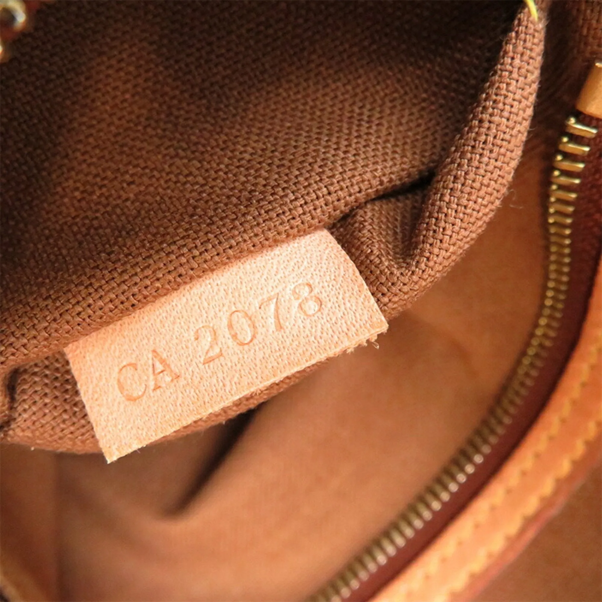 Louis Vuitton Batignolles  Canvas Shoulder Bag ()
