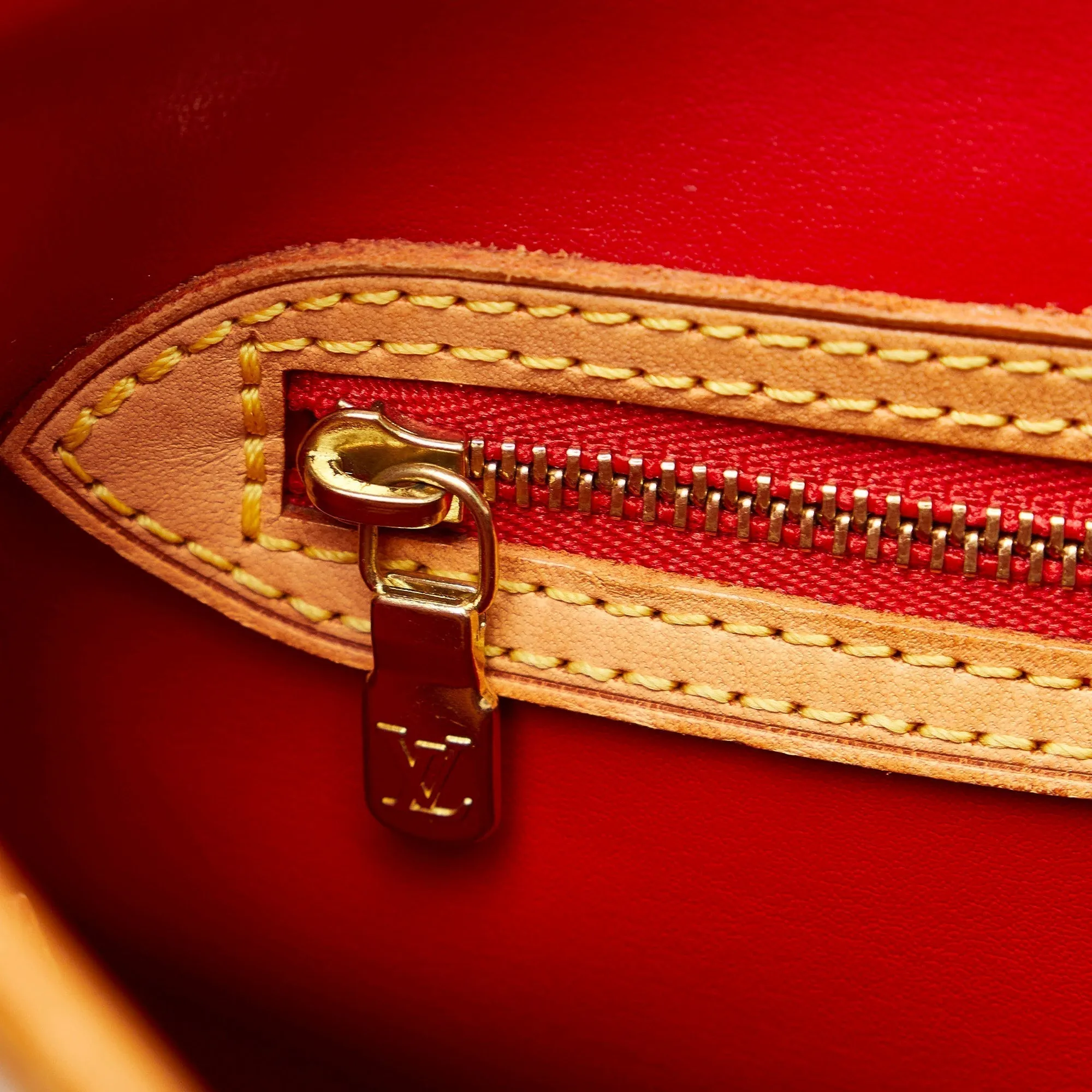 LOUIS VUITTON Vernis Petit Bucket Bucket Bag