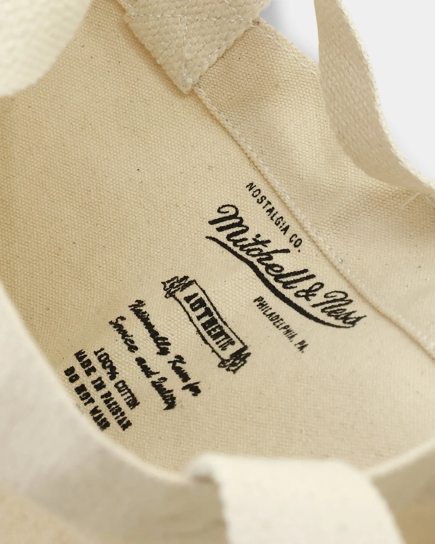 Mitchell & Ness Charlotte Hornets Keyline Tote Bag Cream