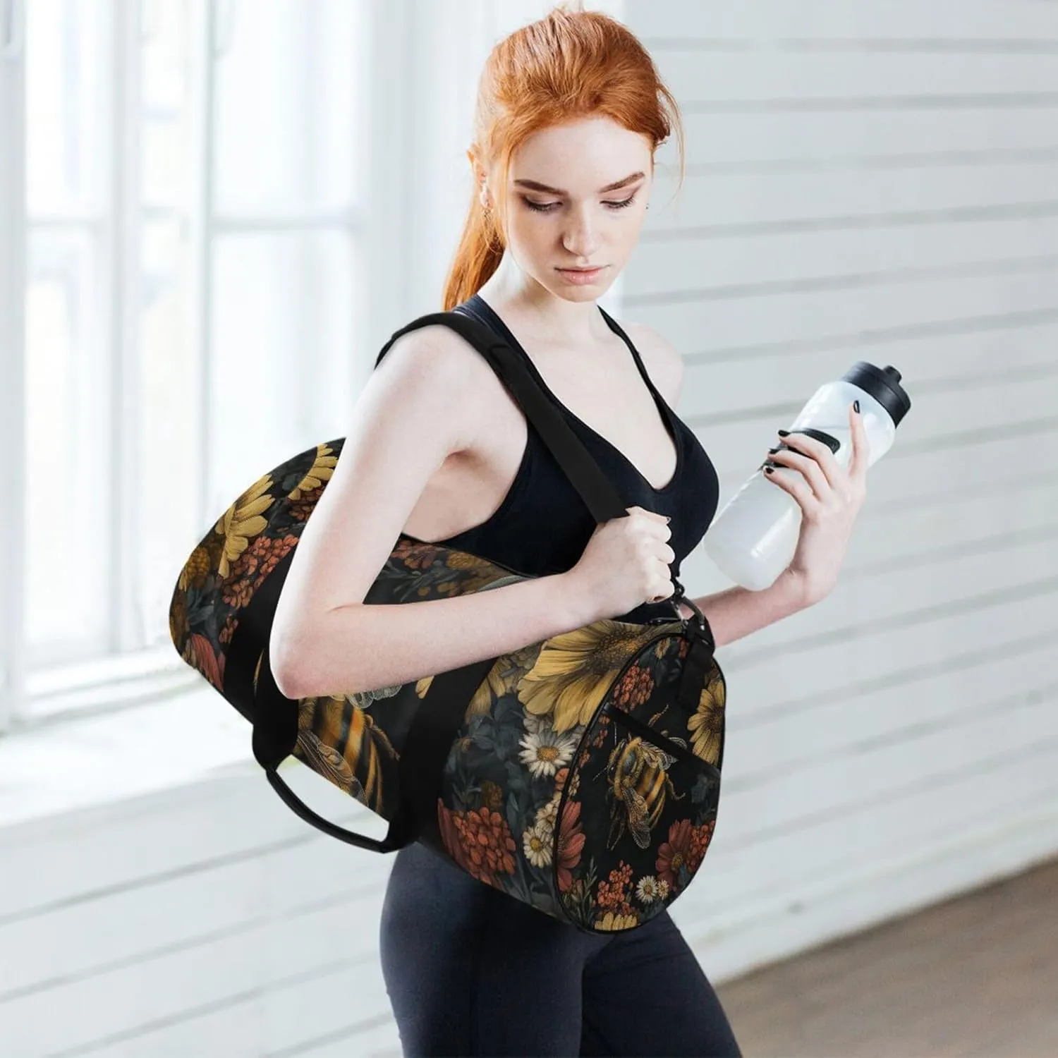 MNSRUU Sports Duffel Bags, Bee Surrounded by Flowers Athletic Gym Bag Overnight Workout Travel Tote Luggage for Men Women Yoga