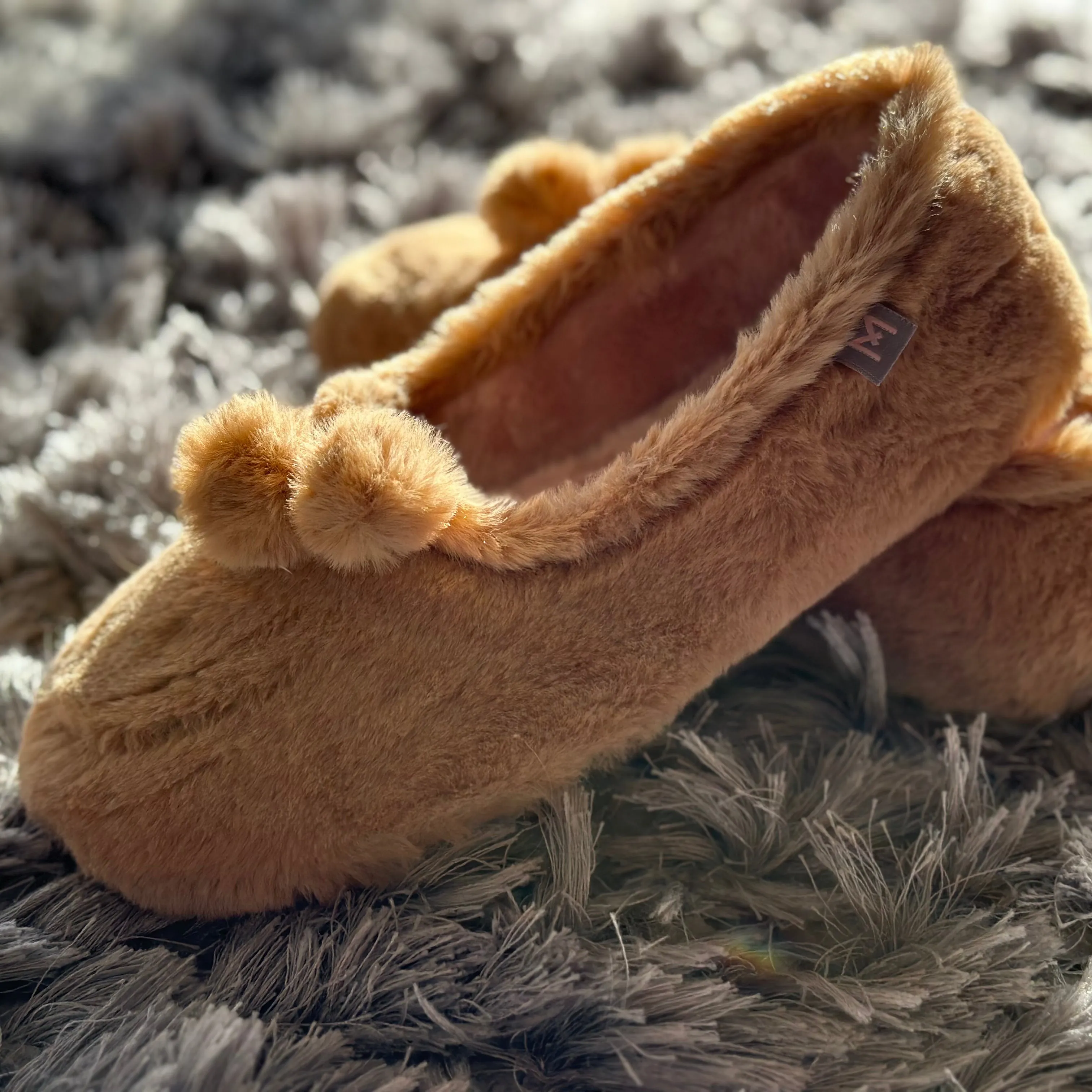 Pom Slippers - Toast