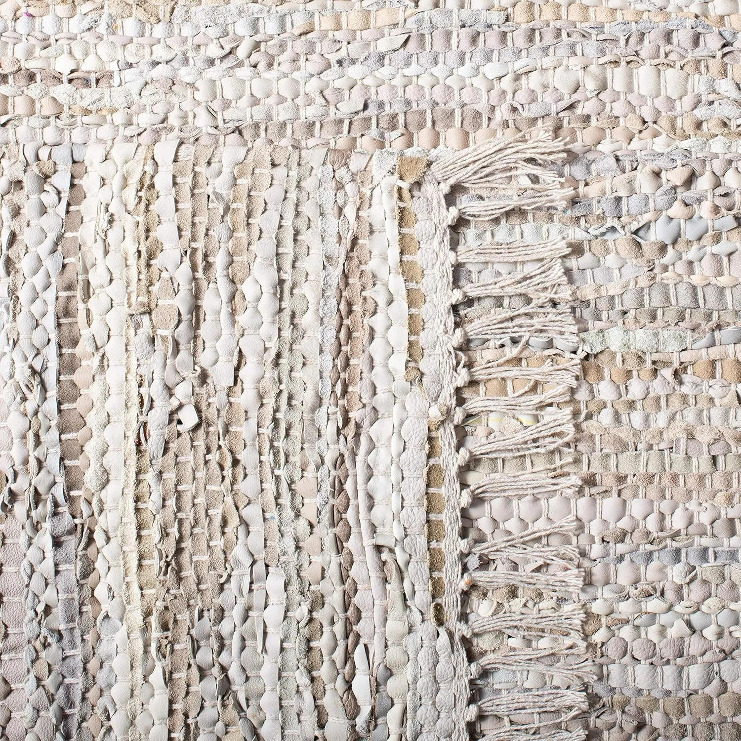 SAFAVIEH Vintage Leather Collection Accent Rug - 4' x 6', Beige, Handmade Boho Fringe Leather, Ideal for High Traffic Areas in Entryway, Living Room, Bedroom (VTL501B)