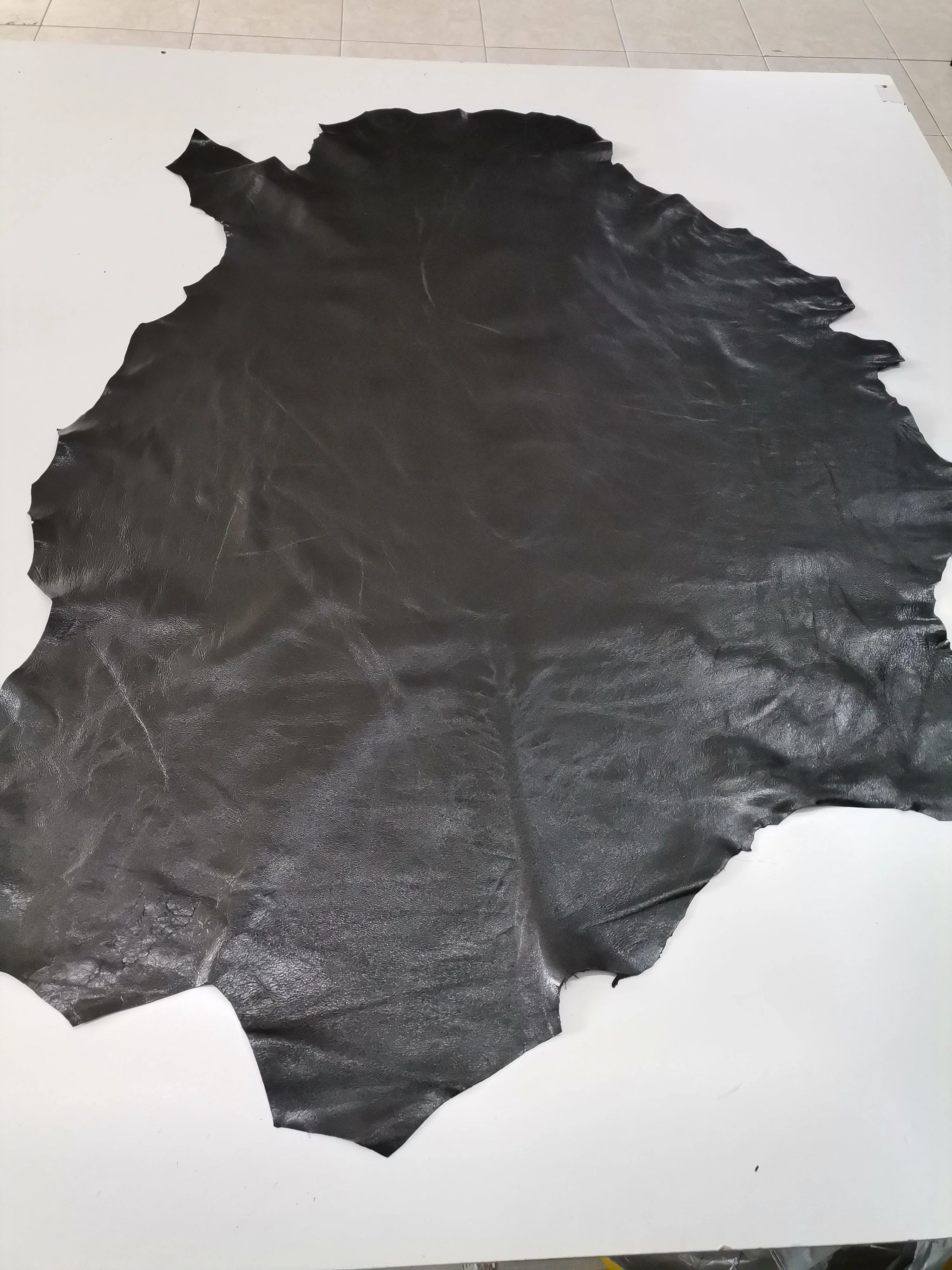 Sheep napa glossy leather for garments, lamp clothes black leather, sheep soft and light leather for jackets