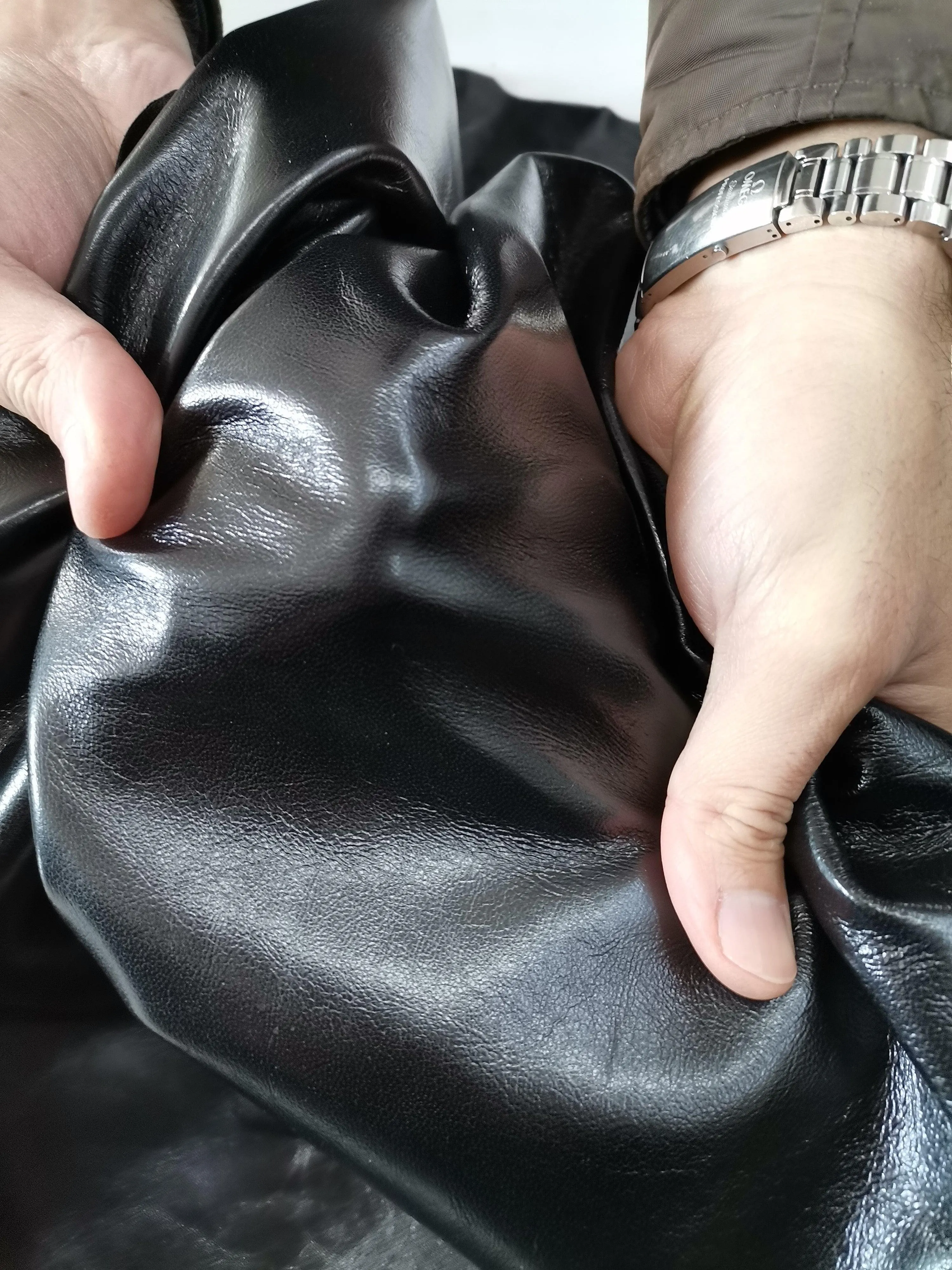 Sheep napa glossy leather for garments, lamp clothes black leather, sheep soft and light leather for jackets
