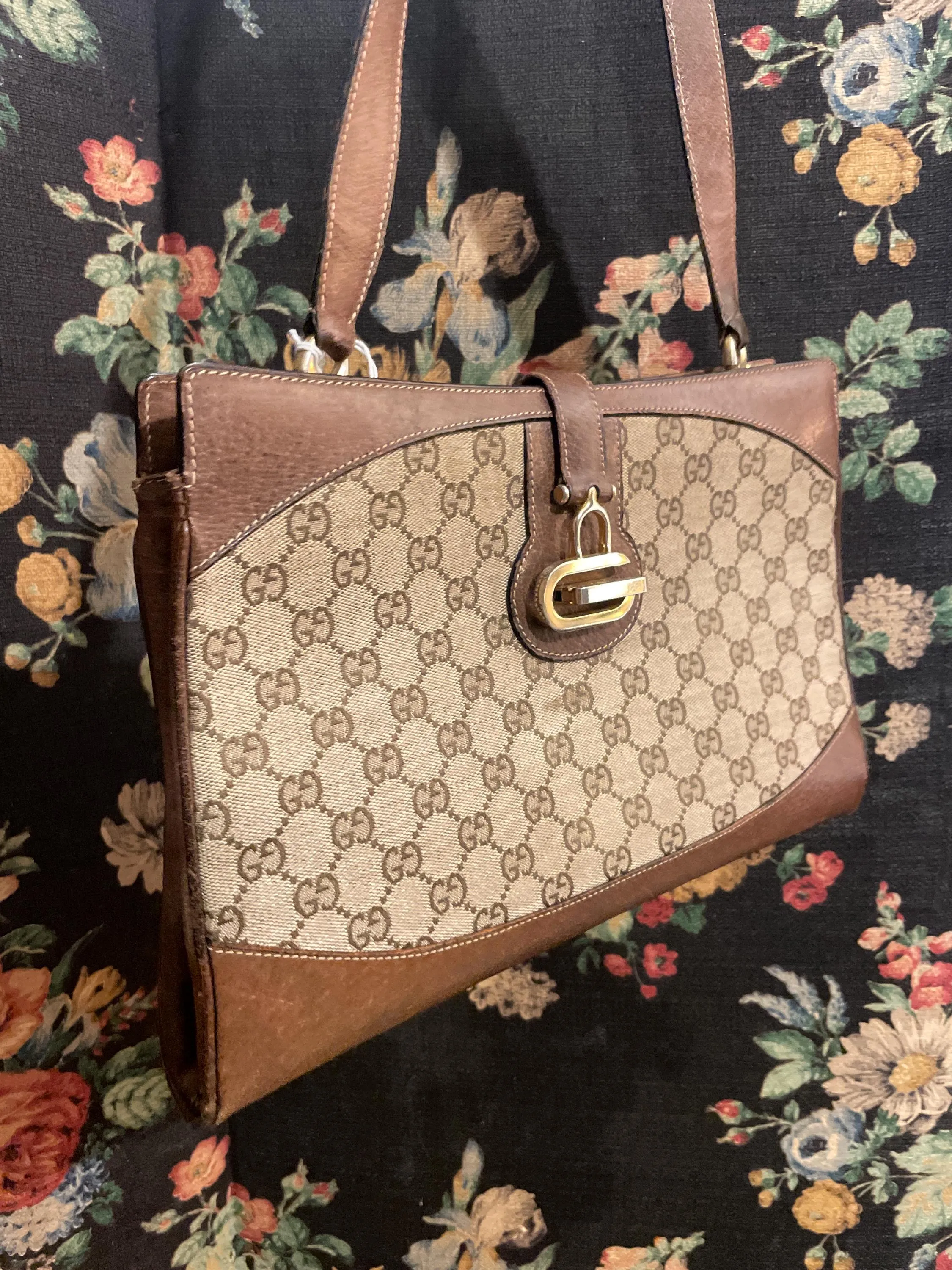 Vintage Gucci monogrammed shoulder bag