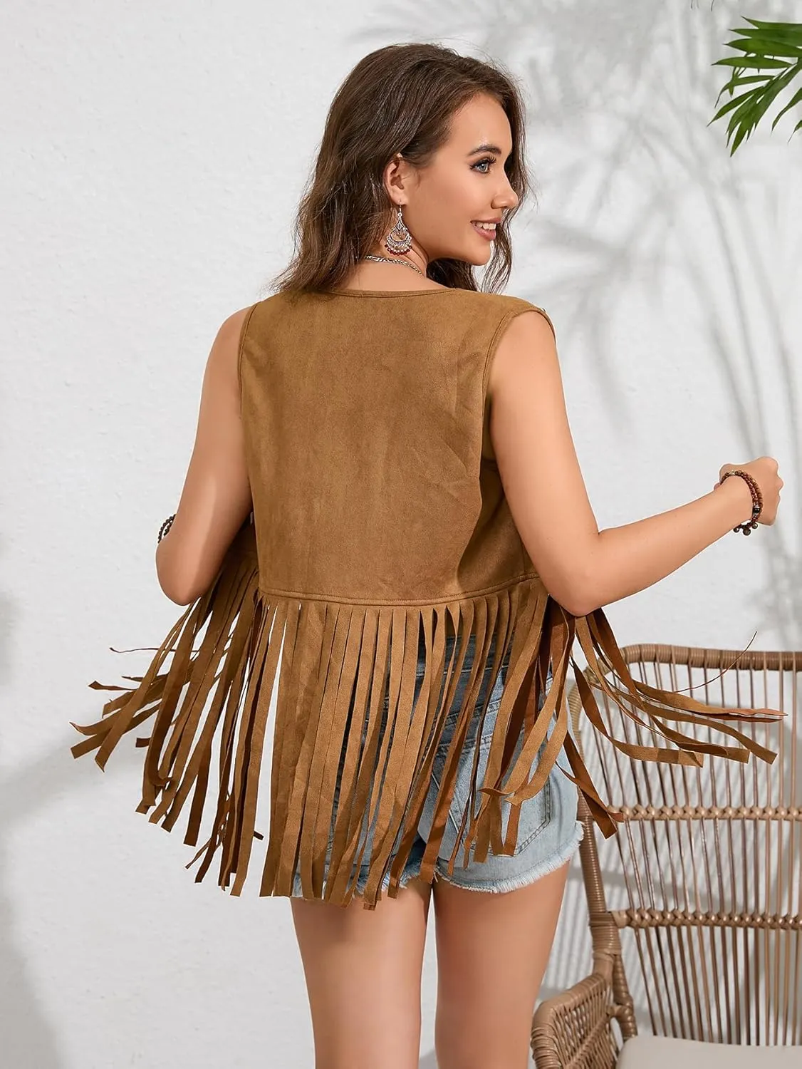 WDIRARA Women's Plus Size Cut Out Tassel Hem Vest Faux Suede Sleeveless Jacket Cardigan